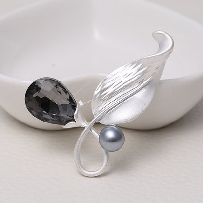 Spilla foglie perla