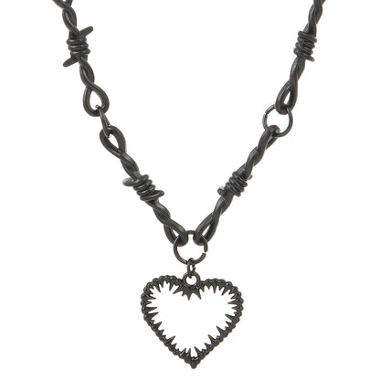 Collana cuore gotico con spine