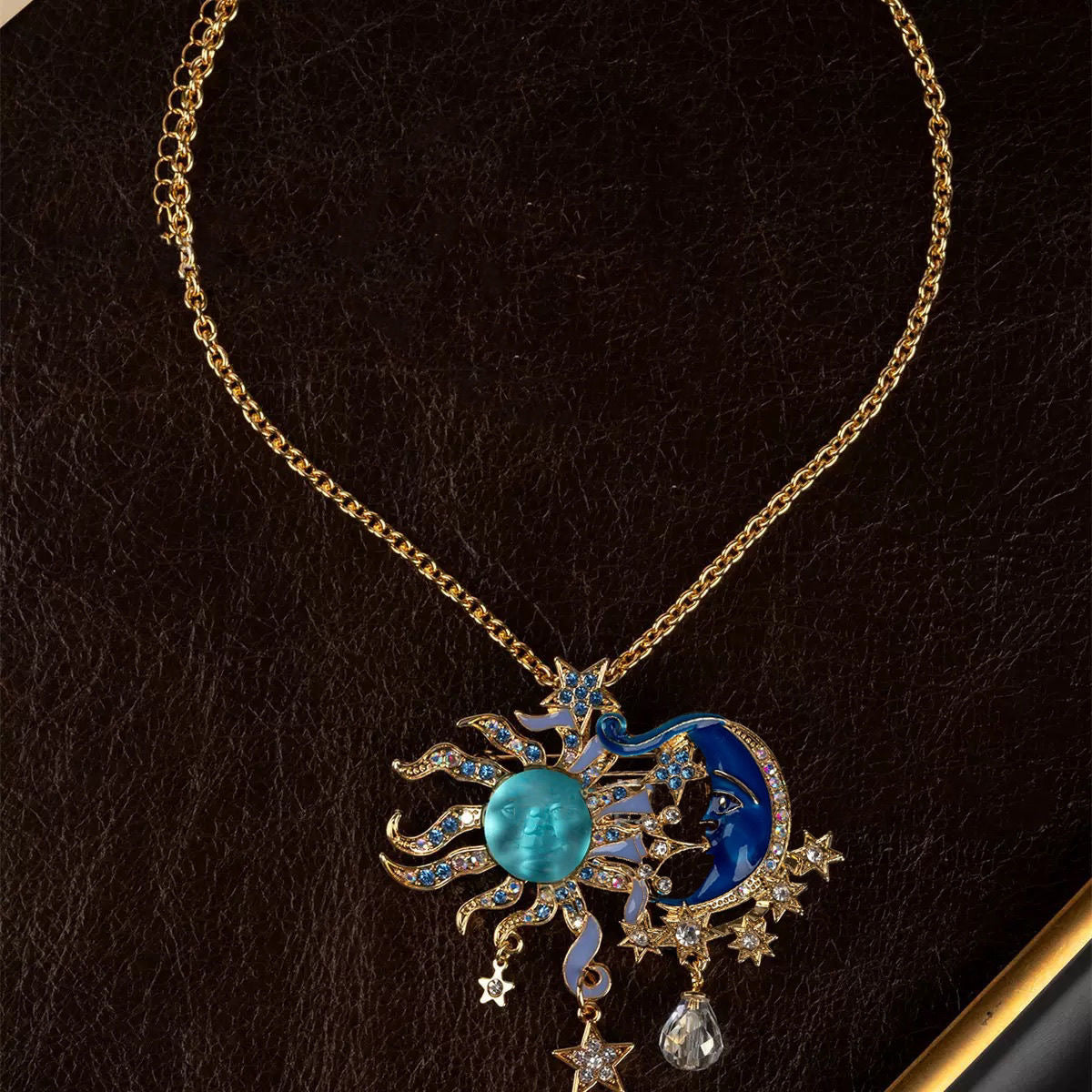 Collana sole e luna antica