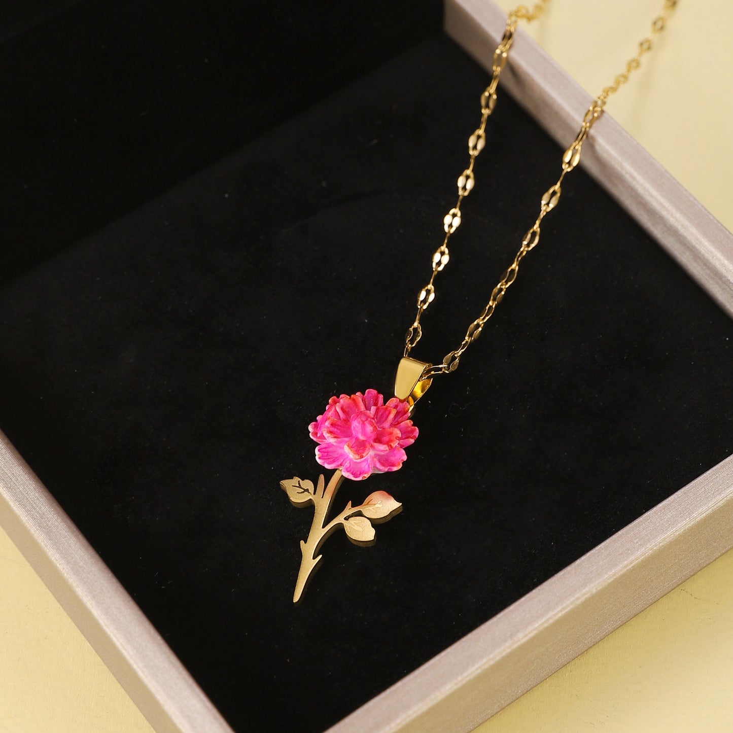 Collana rosa titanio