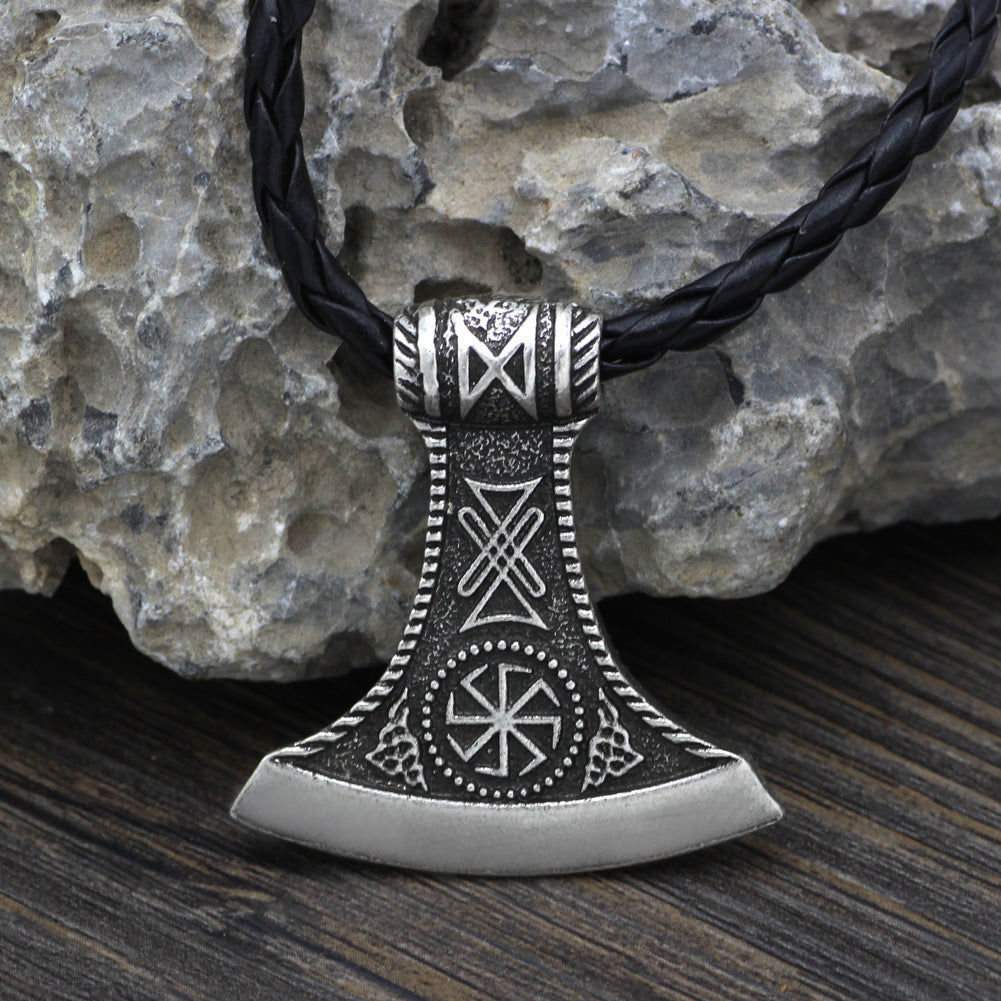 Collana con ascia vichinga