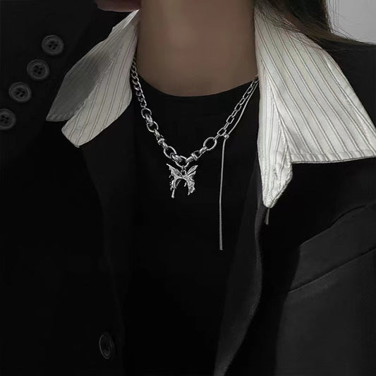 Collana farfalla con catena intrecciata