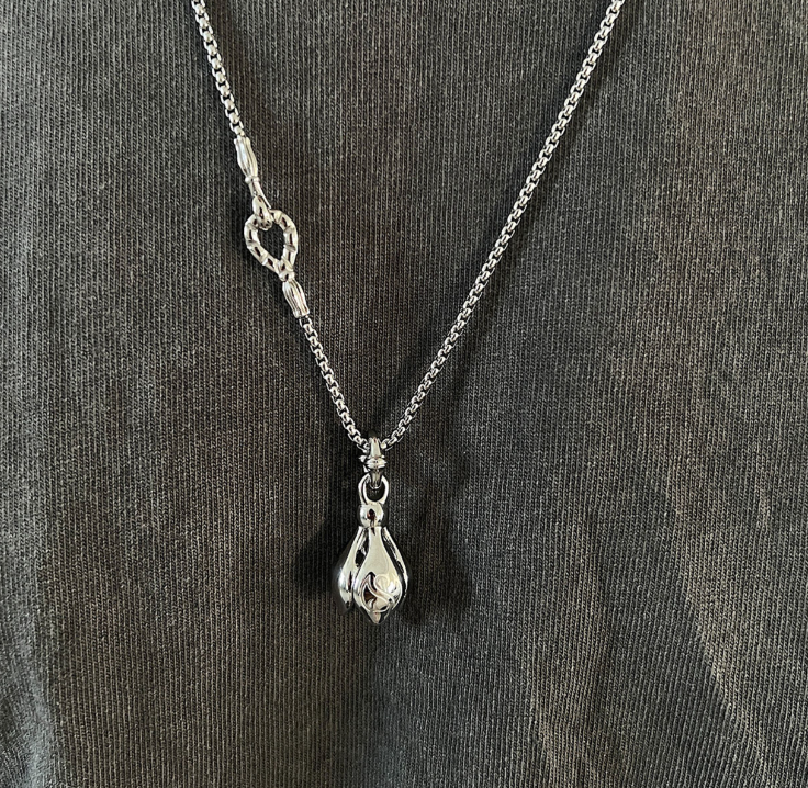 Collana campanella loto titanio