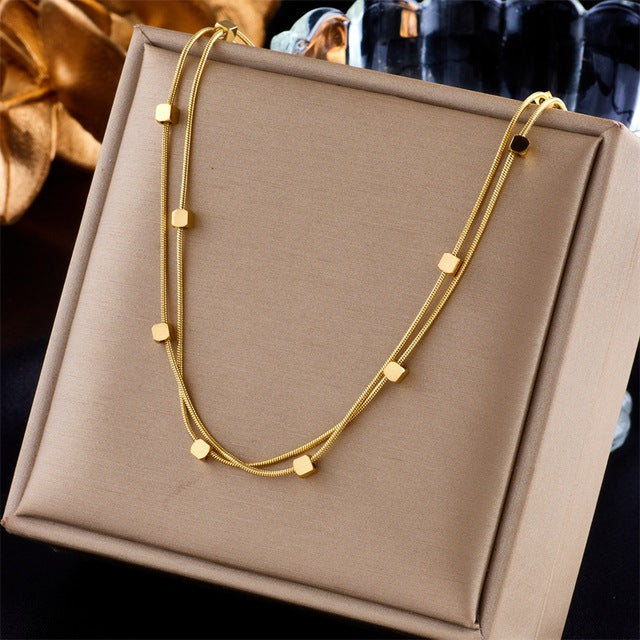 Collana con perline geometriche