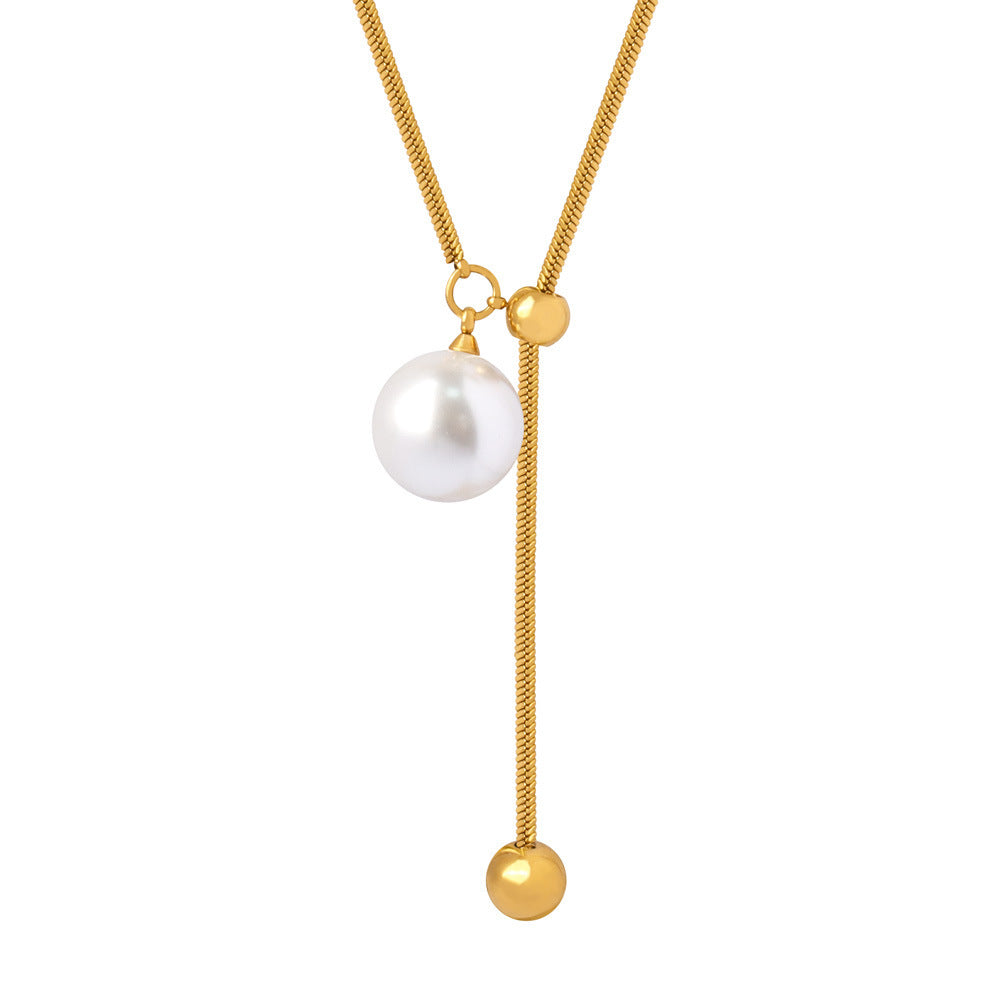 Collana con pendente a nappa