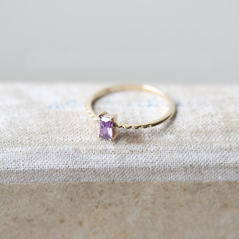 Anello zircone viola sottile