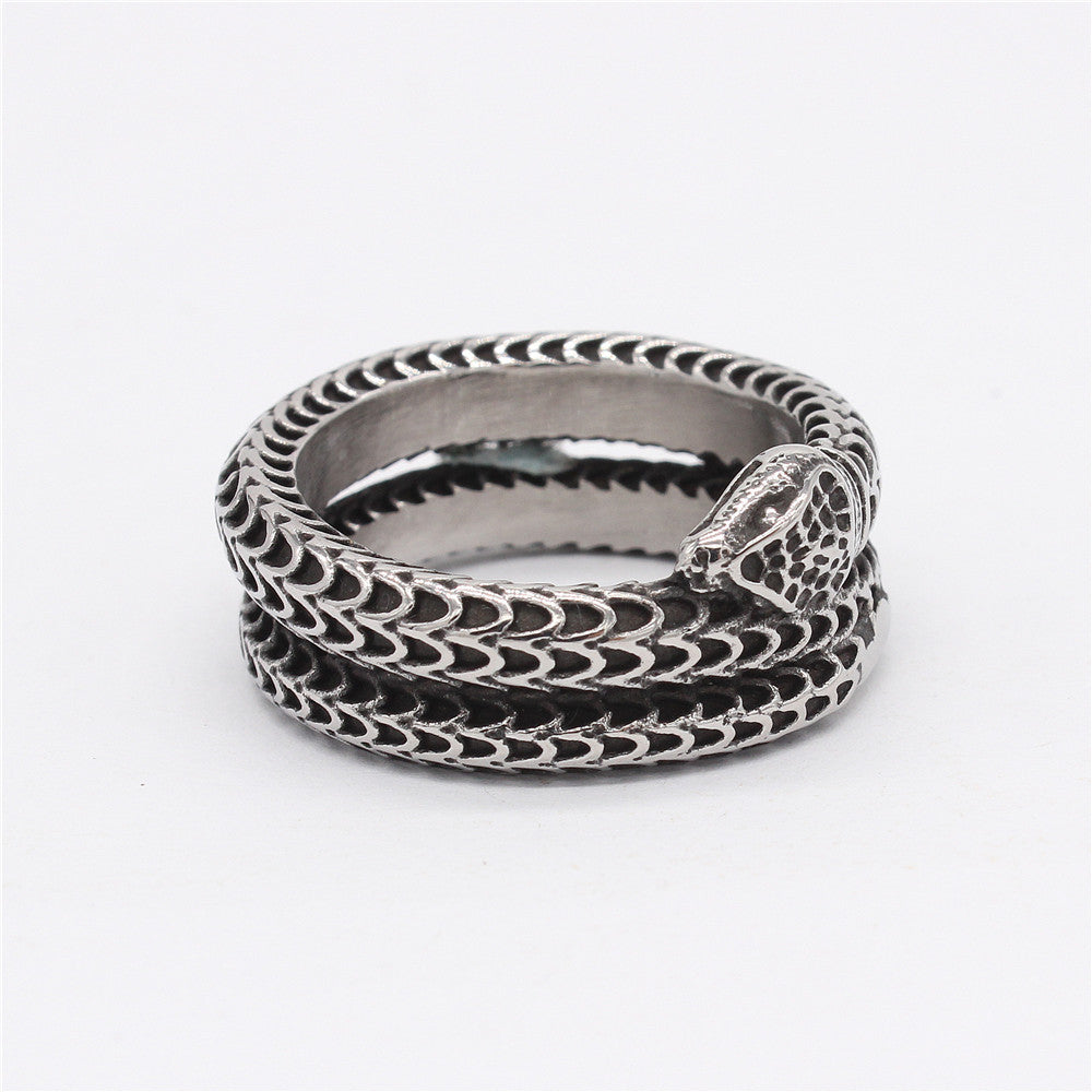 Anello testa serpente