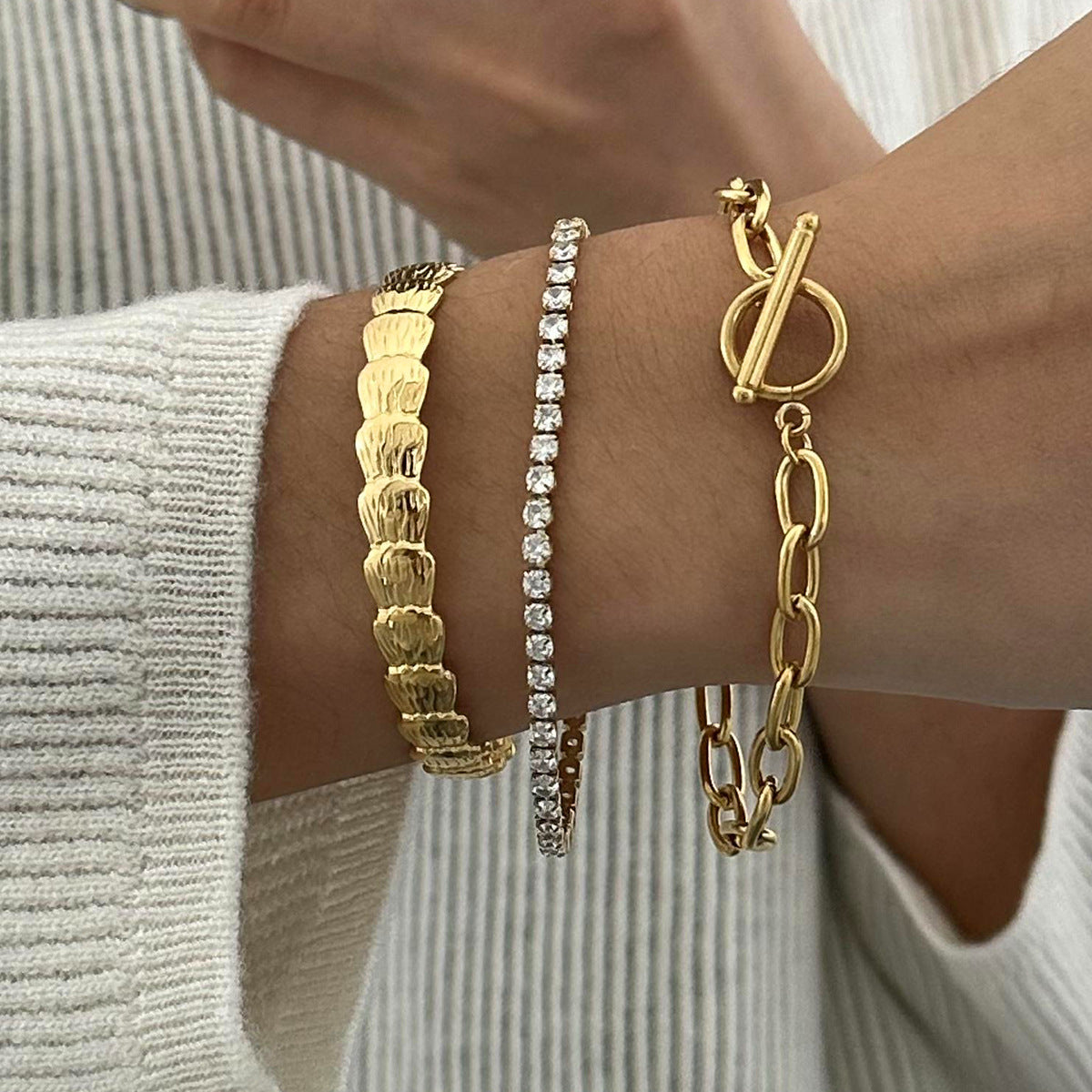 Bracciale acciaio zirconi occidentale