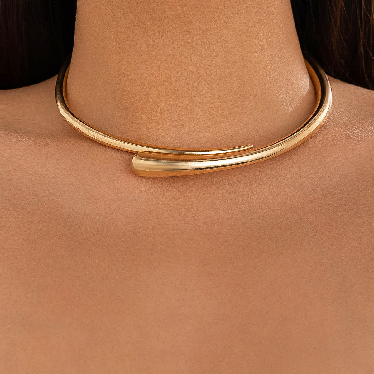Bracciale e collana geometrica