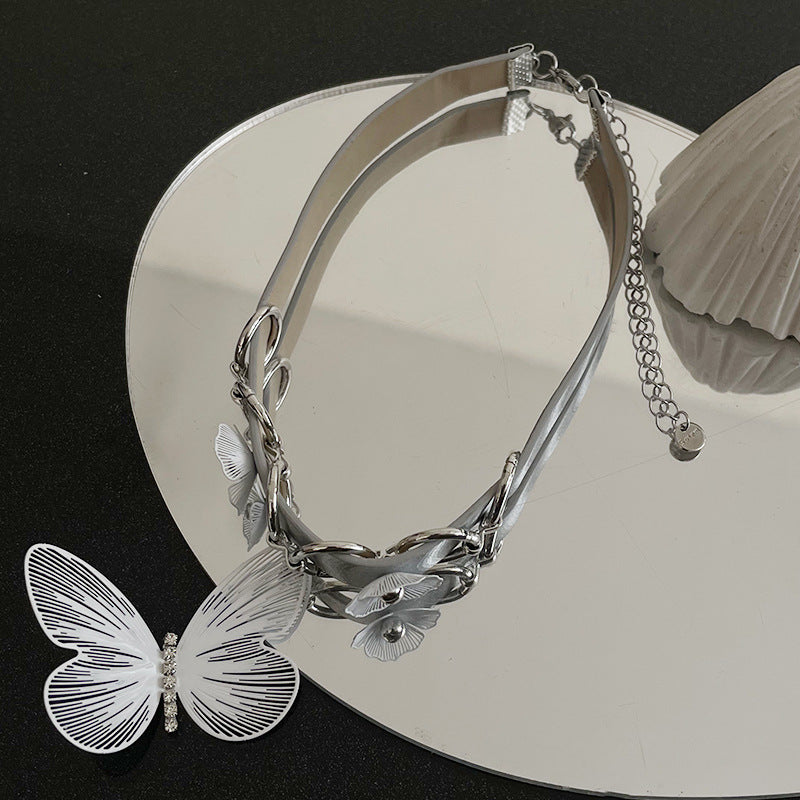 Collana farfalla fiore punto