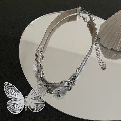 Collana farfalla fiore punto