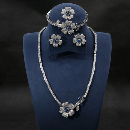 Collana fiore con zirconi