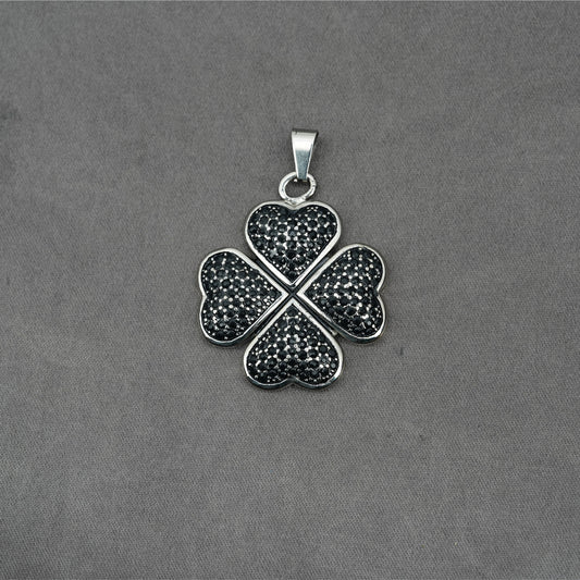 Ciondolo quadrifoglio con strass
