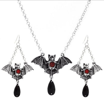 Collana pipistrello nero vistosa