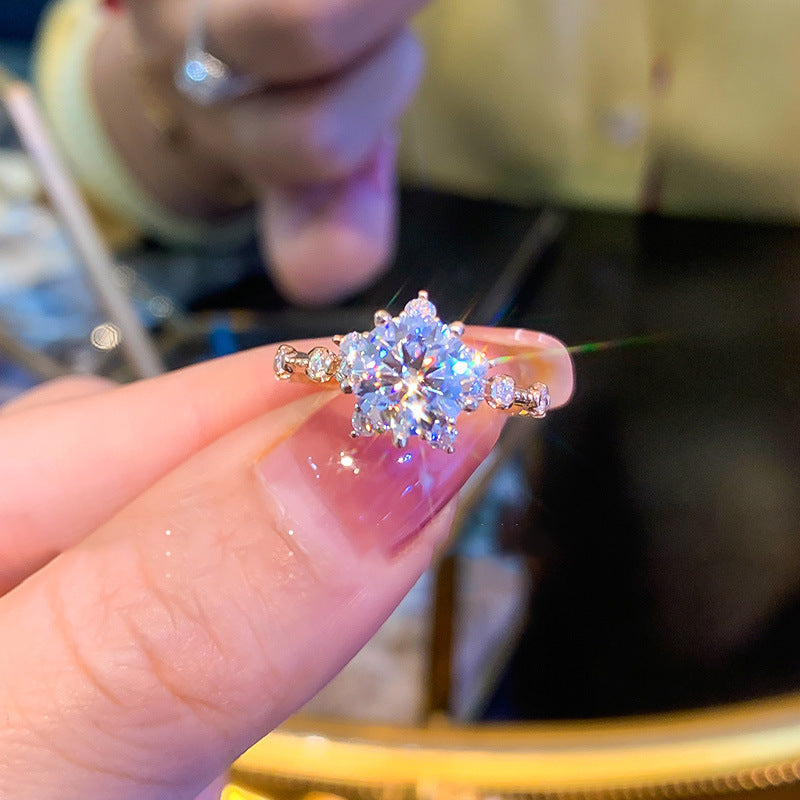Anello fiocco di neve a sei griffe