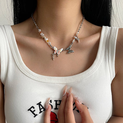 Collana farfalla ricamata