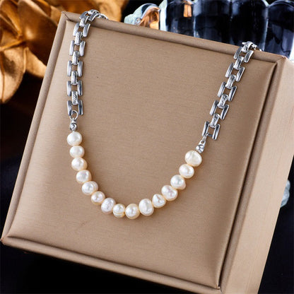 Collana con perline geometriche