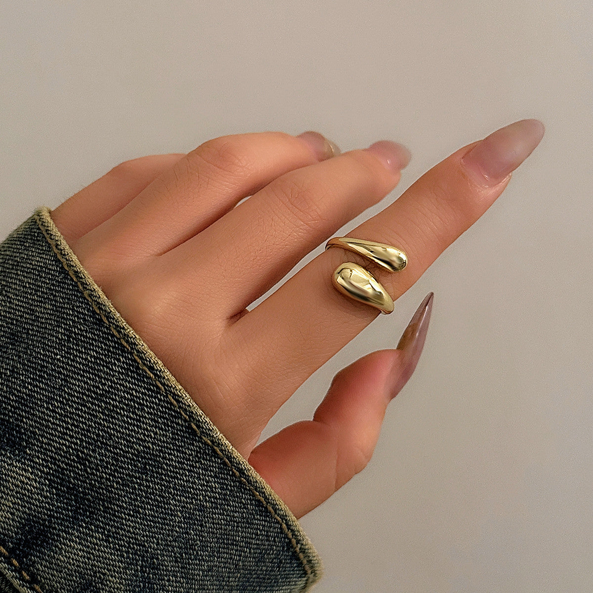 Bracciale e collana geometrica