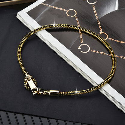 Collana con cerniera