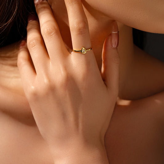 Anello stella con zircone