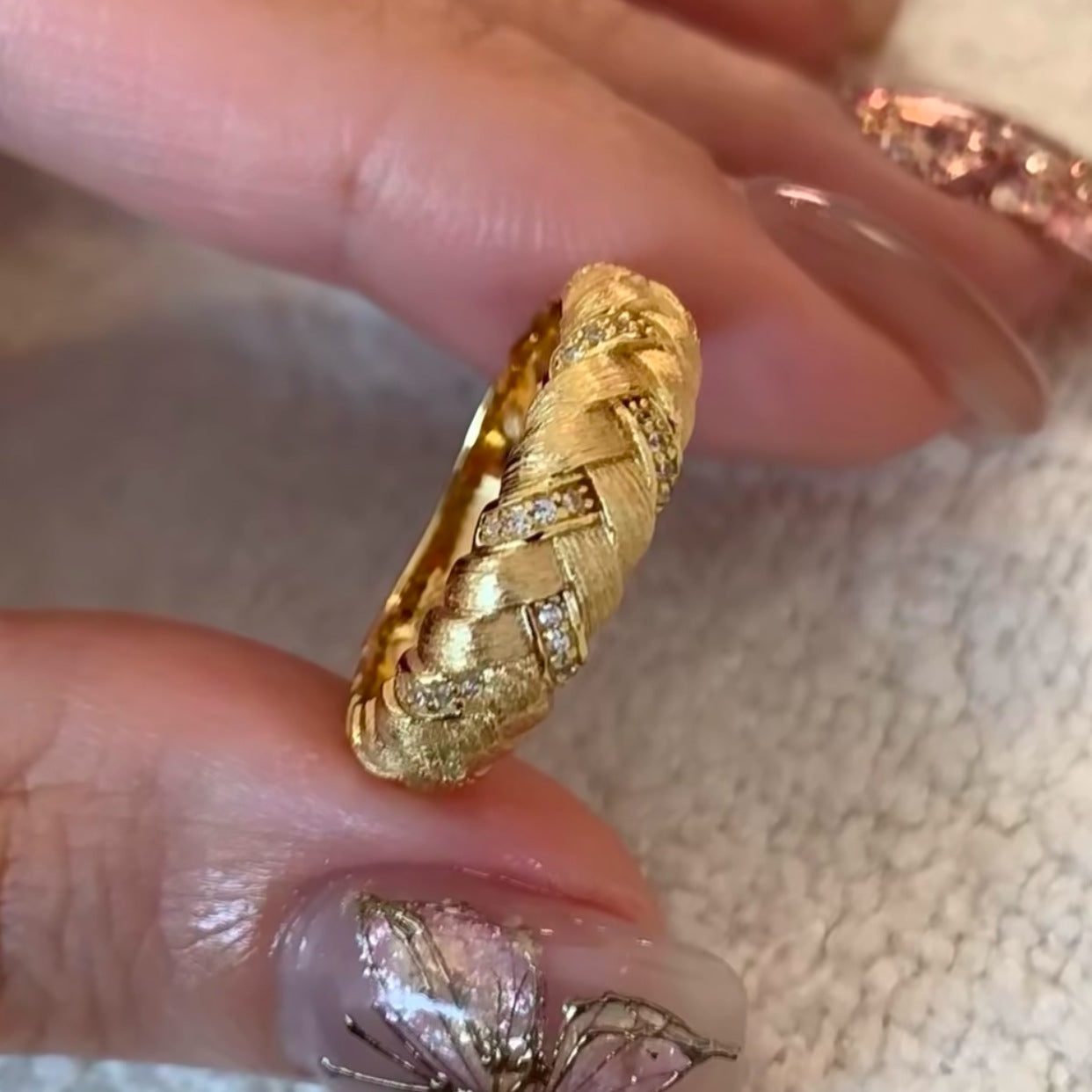 Anello intrecciato spazzolato