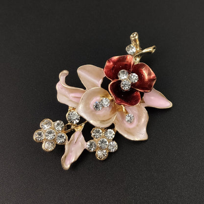 Spilla fiore diamanti
