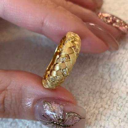 Anello intrecciato spazzolato