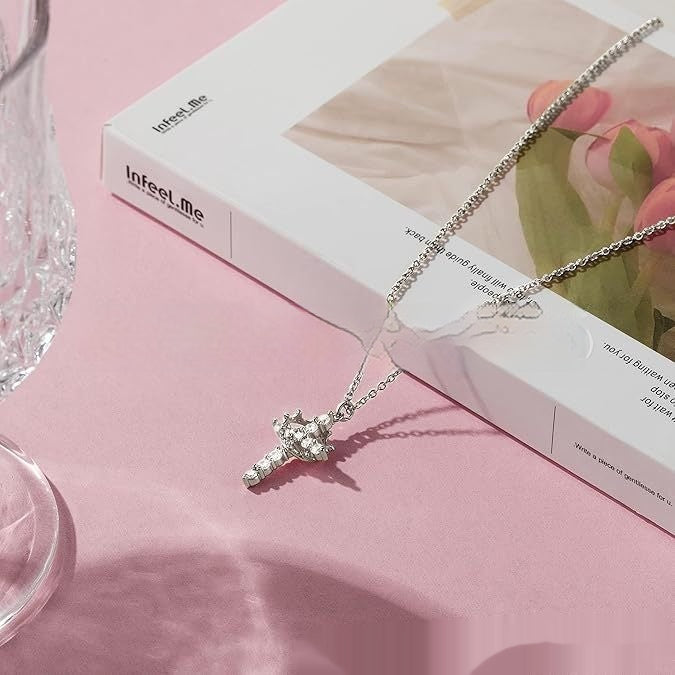 Collana croce coronata con zircone