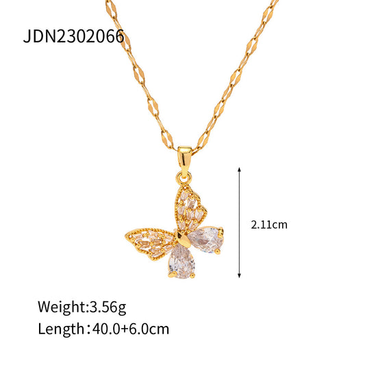 Collana con ciondolo farfalla in oro
