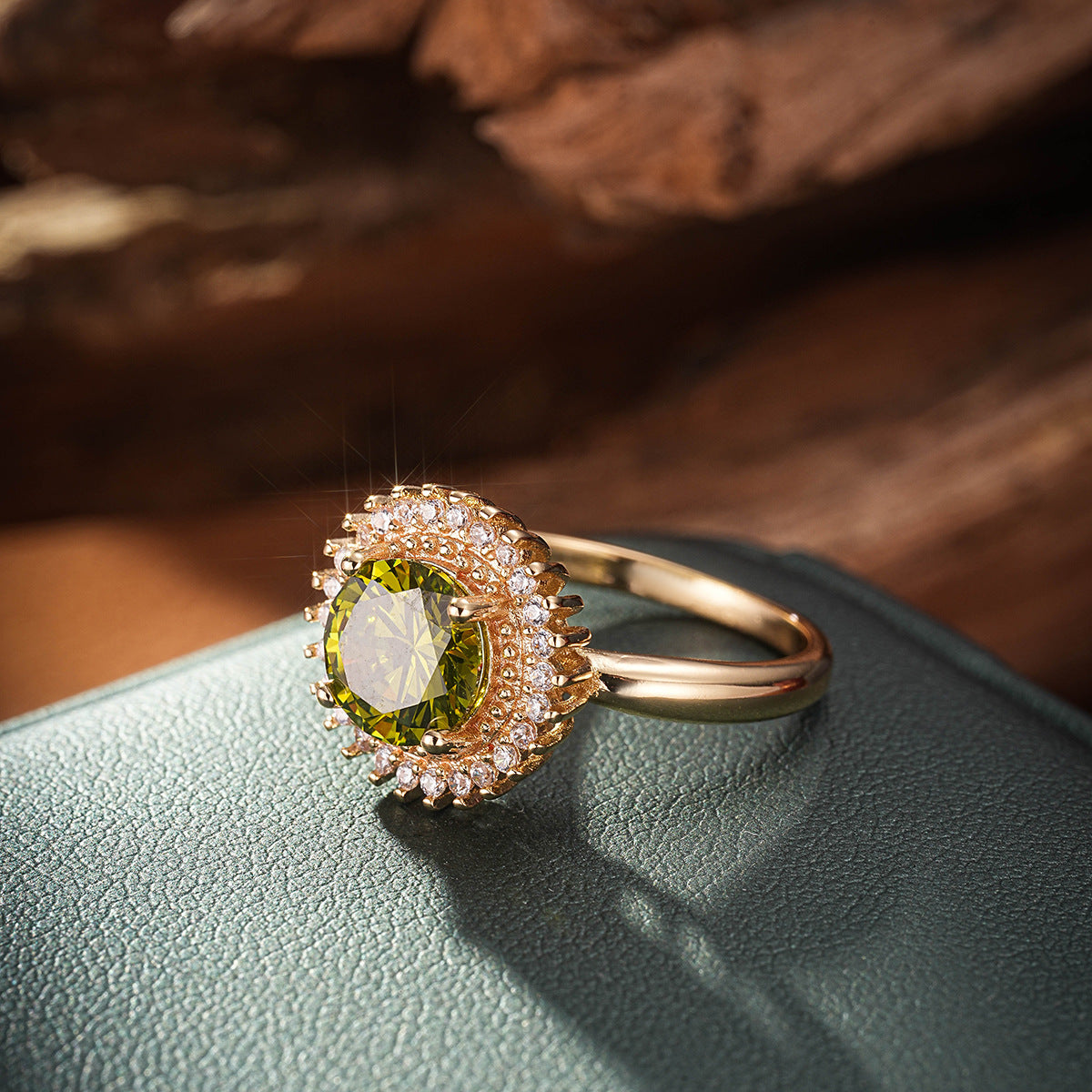 Anello zircone ornamentale