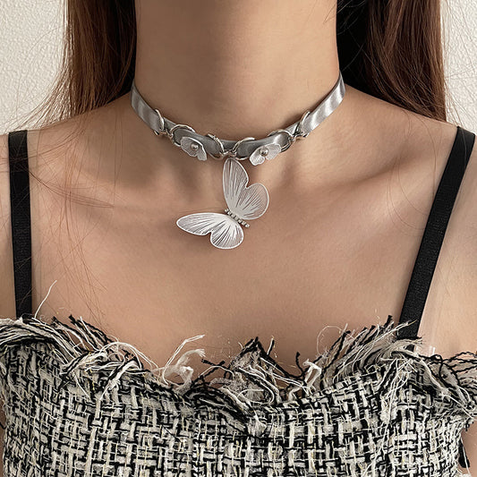 Collana farfalla fiore punto