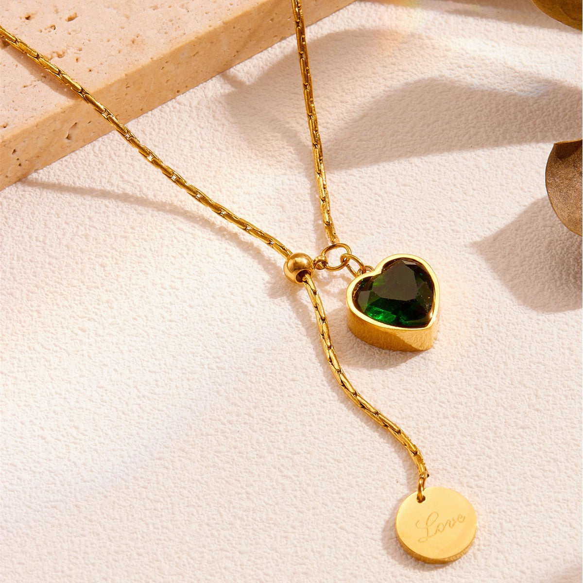 Collana con smeraldo e diamanti
