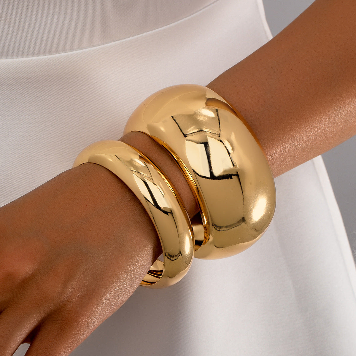 Bracciale tondo dorato