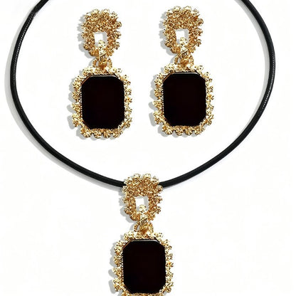Collana e orecchini minimalisti