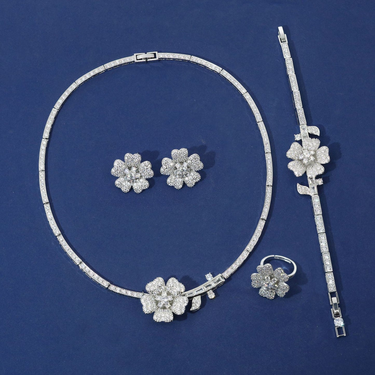 Collana fiore con zirconi