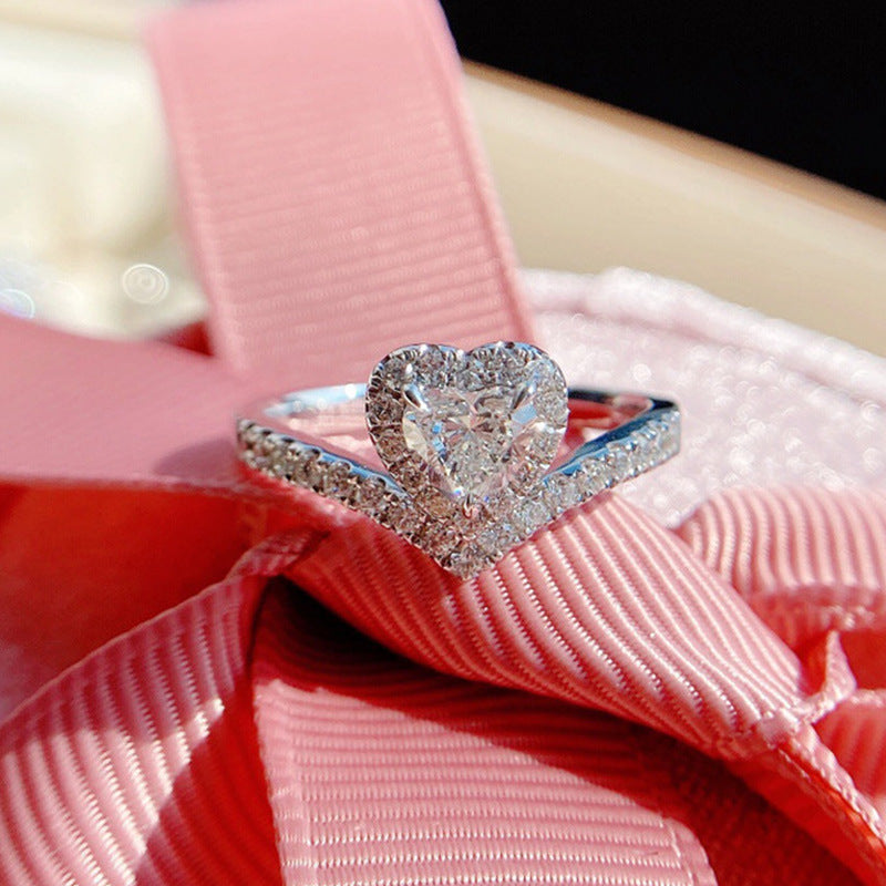 Anello cuore zircone a V da donna