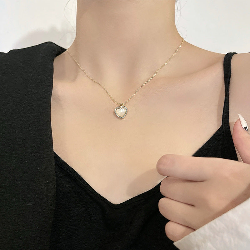 Collana con ciondolo di opale