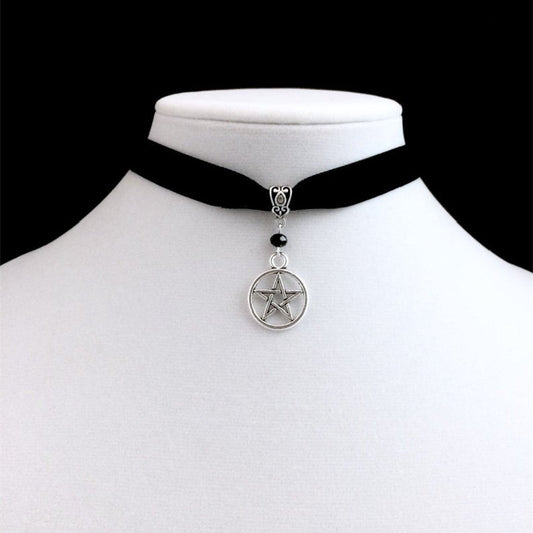 Collana pentagramma velluto nero