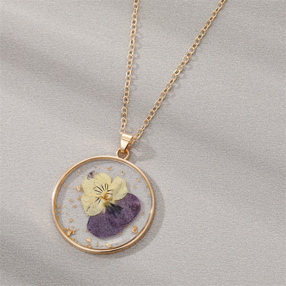 Collana fiori secchi in resina