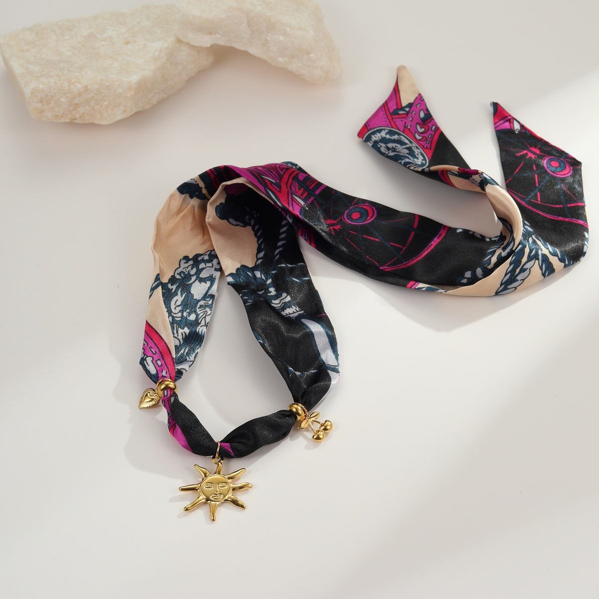 Collana sole