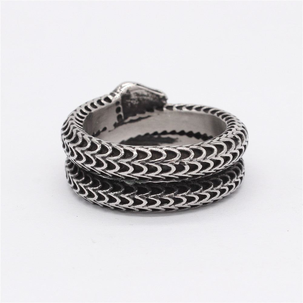 Anello testa serpente