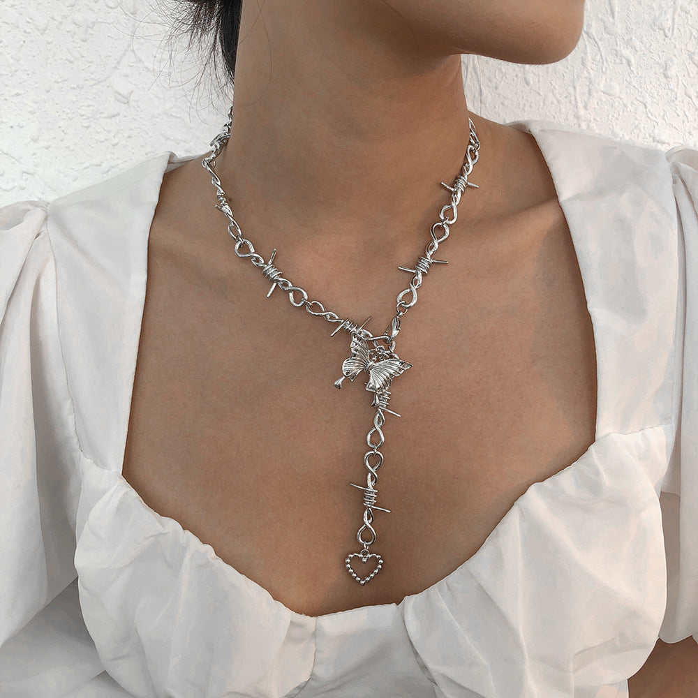 Collana lunga con farfalla