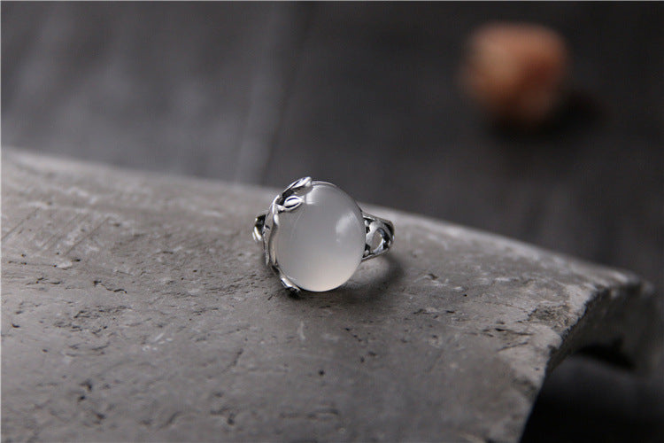 Anello loto calcedonio bianco
