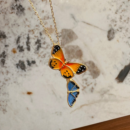 Collana farfalla smaltata fatta a mano