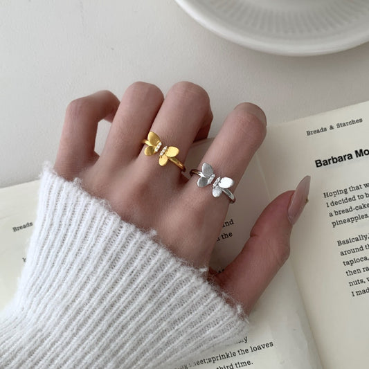 Anello farfalla con nastro