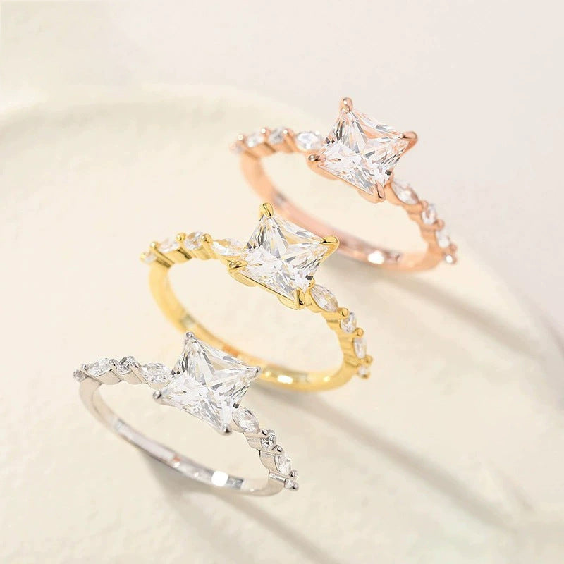 Anello zircone princess