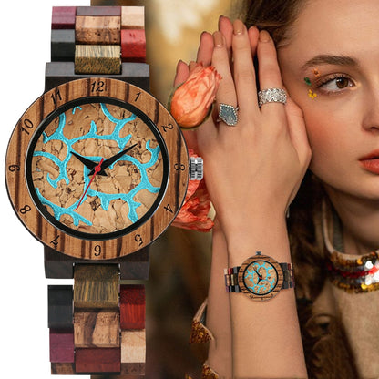 Orologio in legno colorato al quarzo