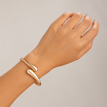 Bracciale e collana geometrica
