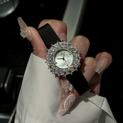 Orologio da donna con diamanti