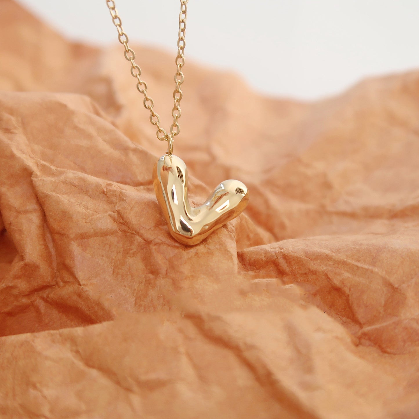 Collana cuore e V